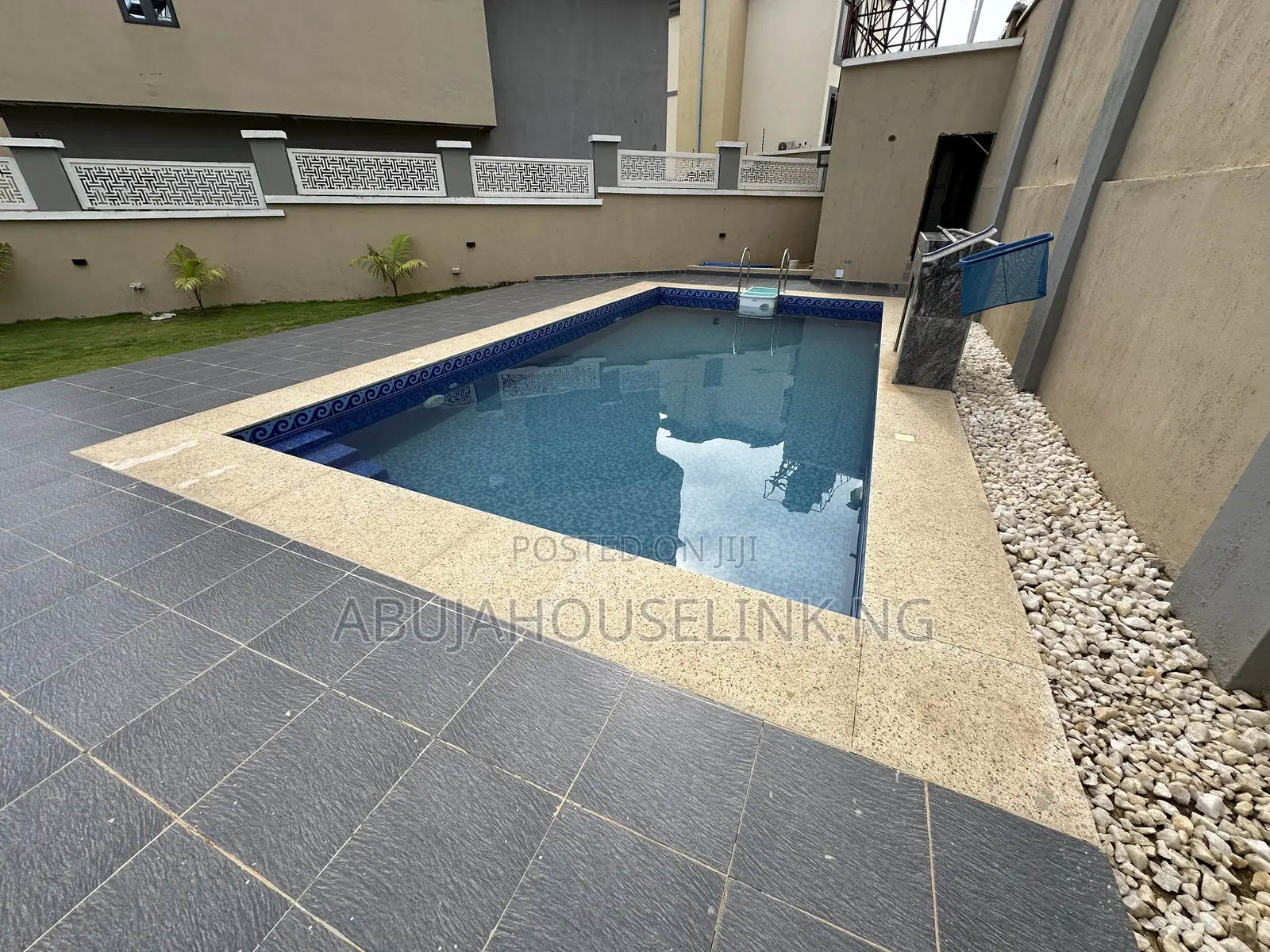 5bdrm Duplex in Asokoro Abuja for sale in Asokoro