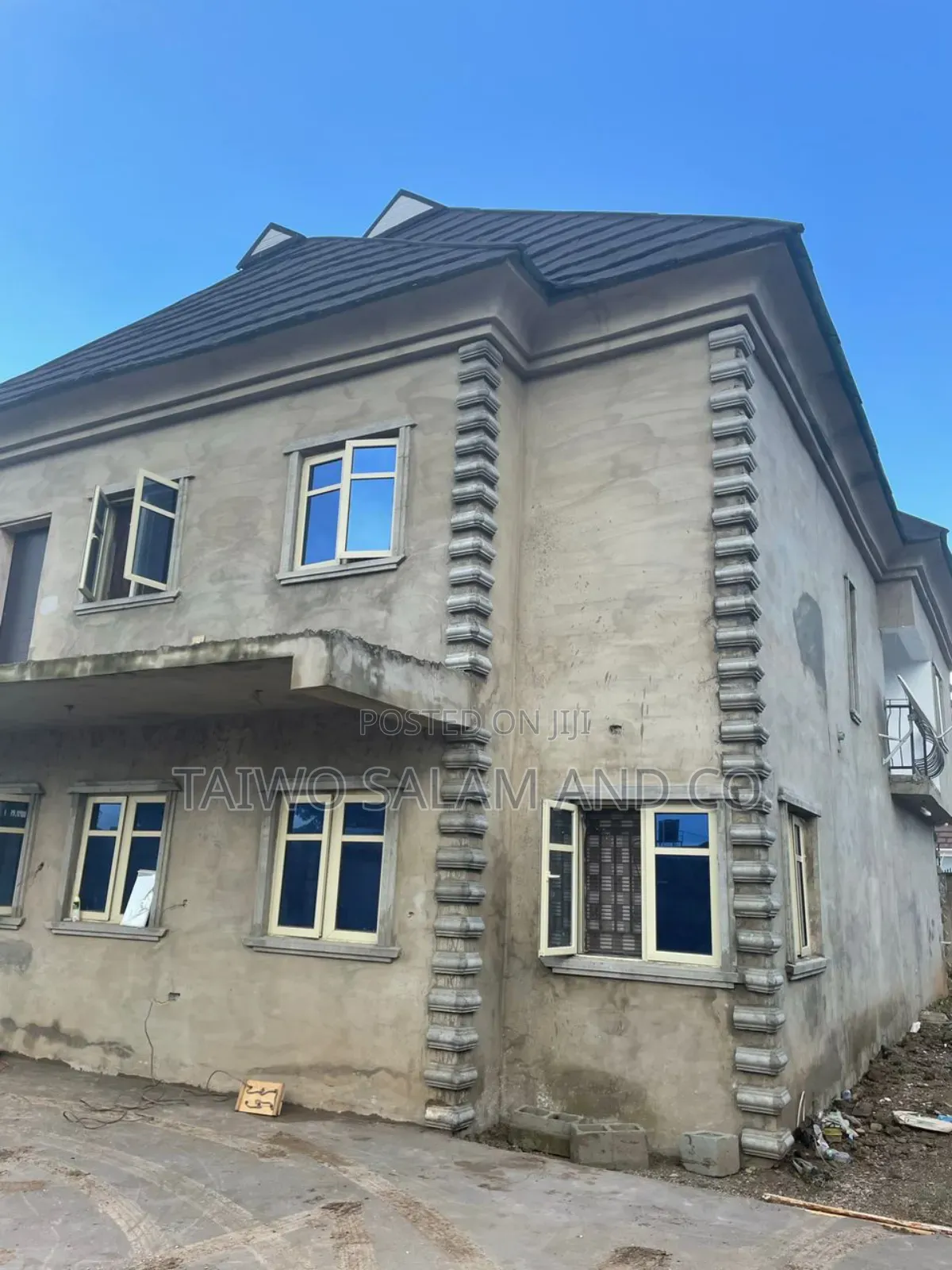 4bdrm Duplex in Jericho for sale in Jericho