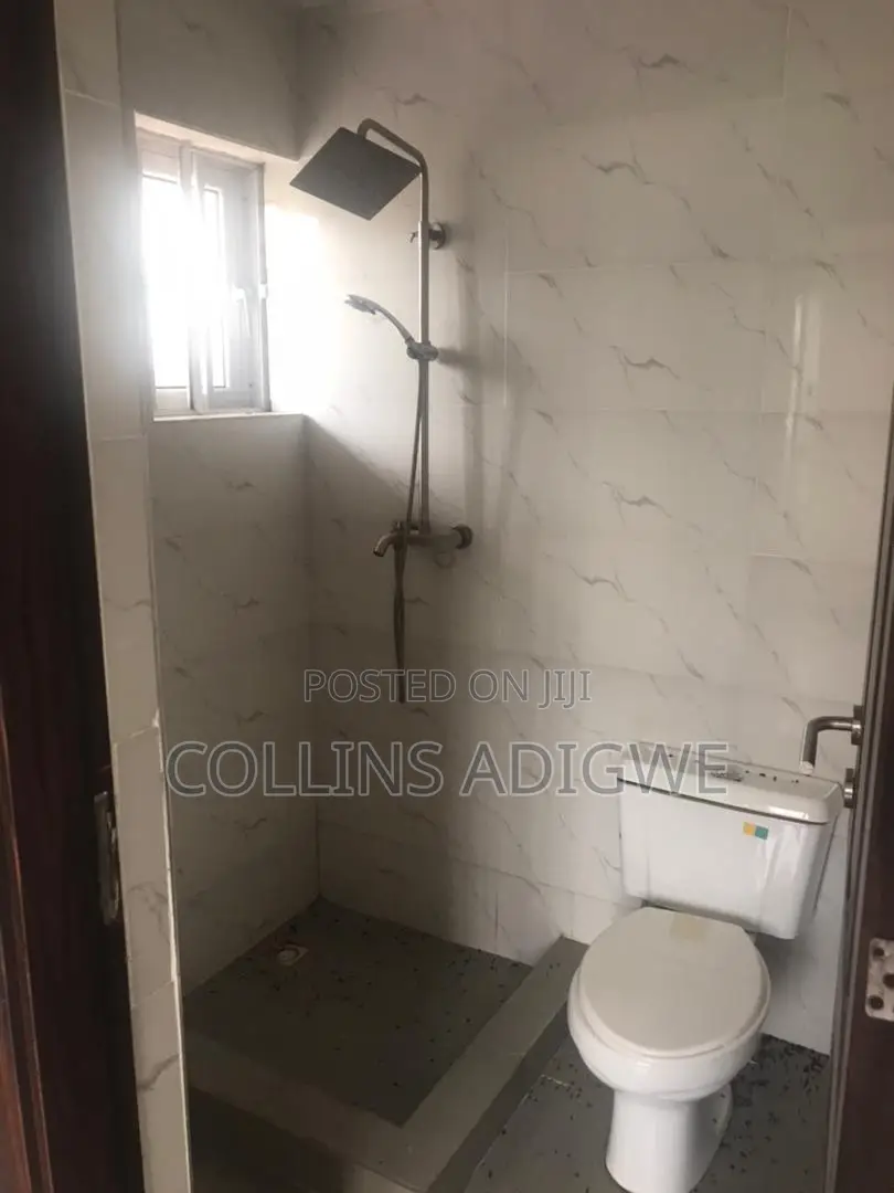 2bdrm Apartment in Orchid Road, Chevron for rent in Chevron