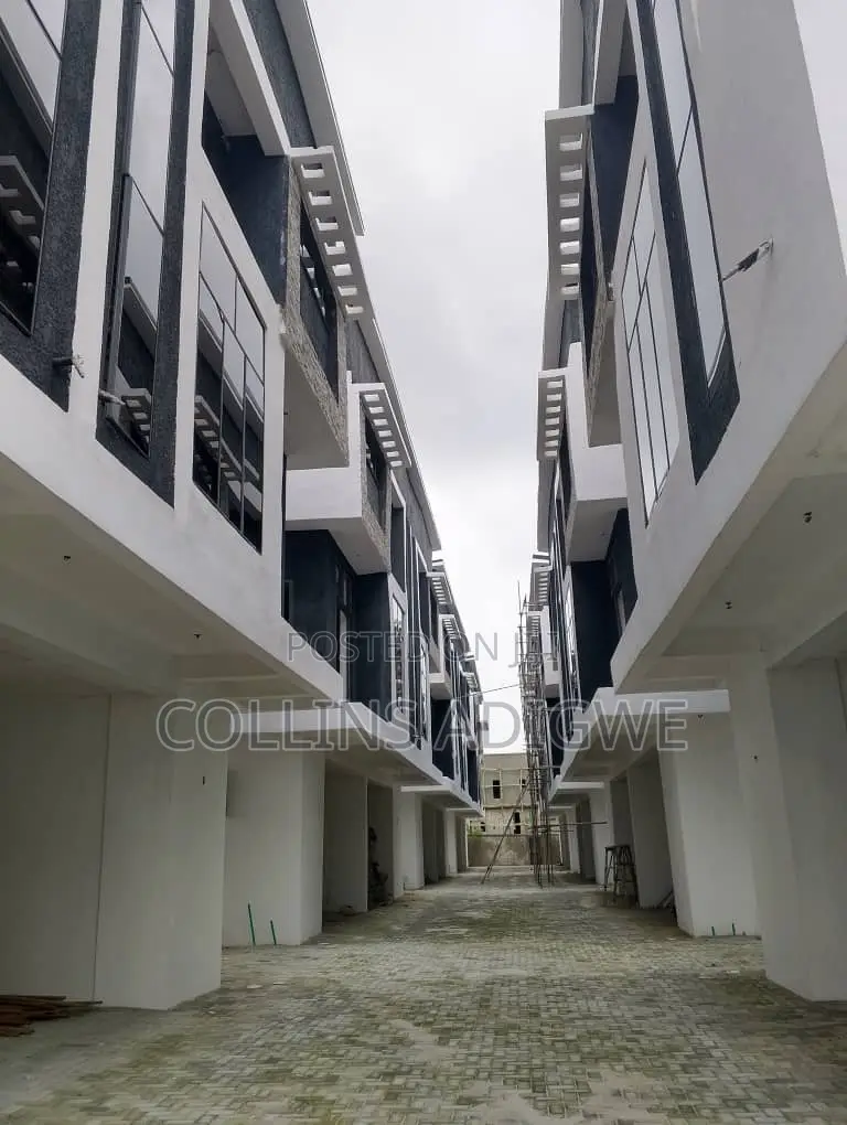 5bdrm Duplex in Abraham Adesanya for sale in Abraham Adesanya Estate