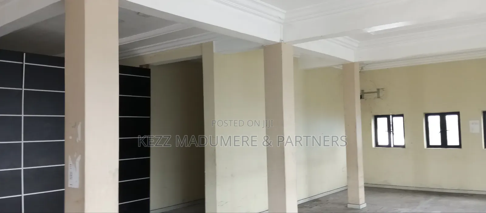 To Let : A Sizeable Hall on the Major Int'l Airport Rd in Port-Harcourt
