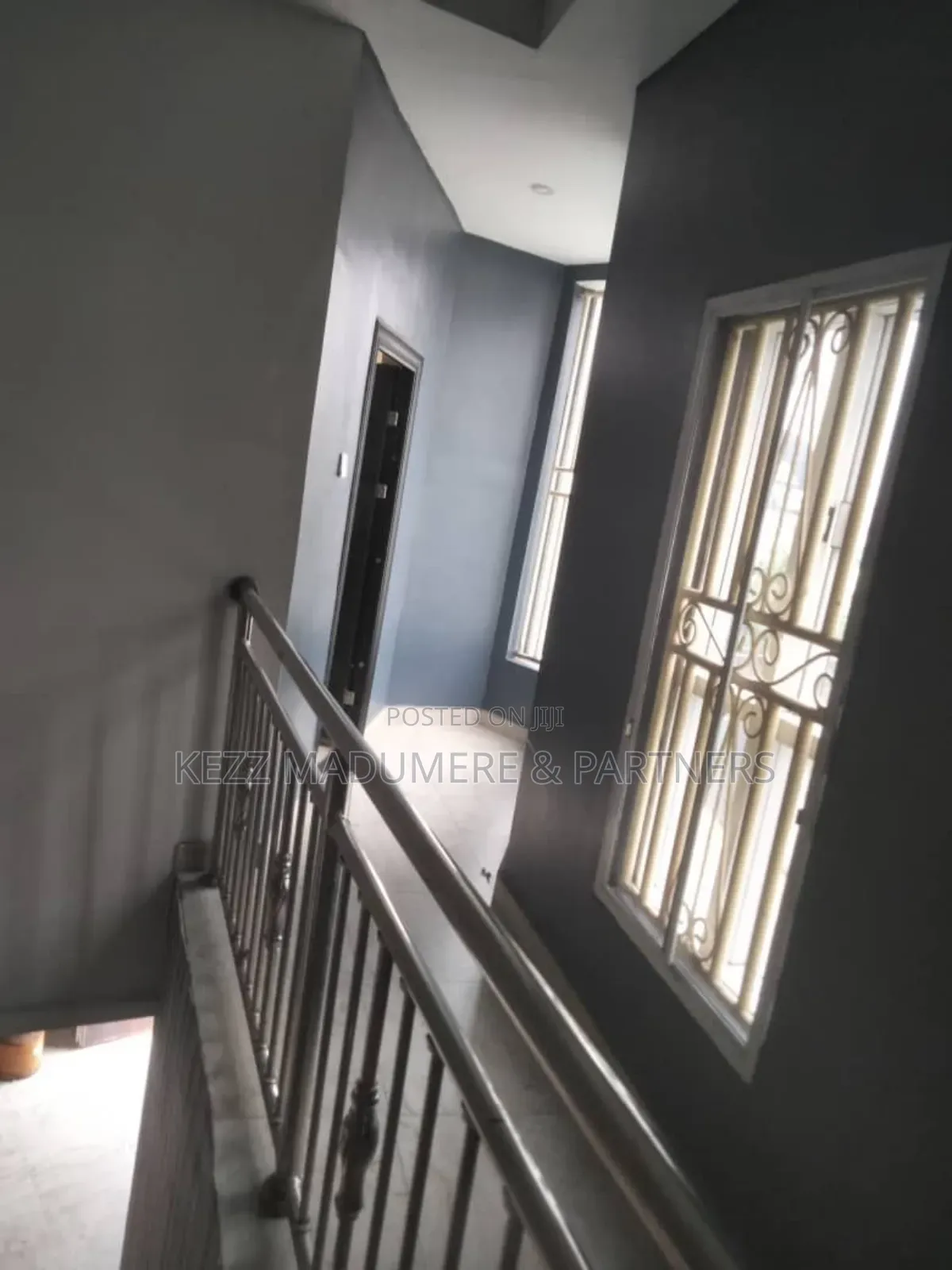 2bdrm Duplex in Sars Road , Port for rent in Port-Harcourt