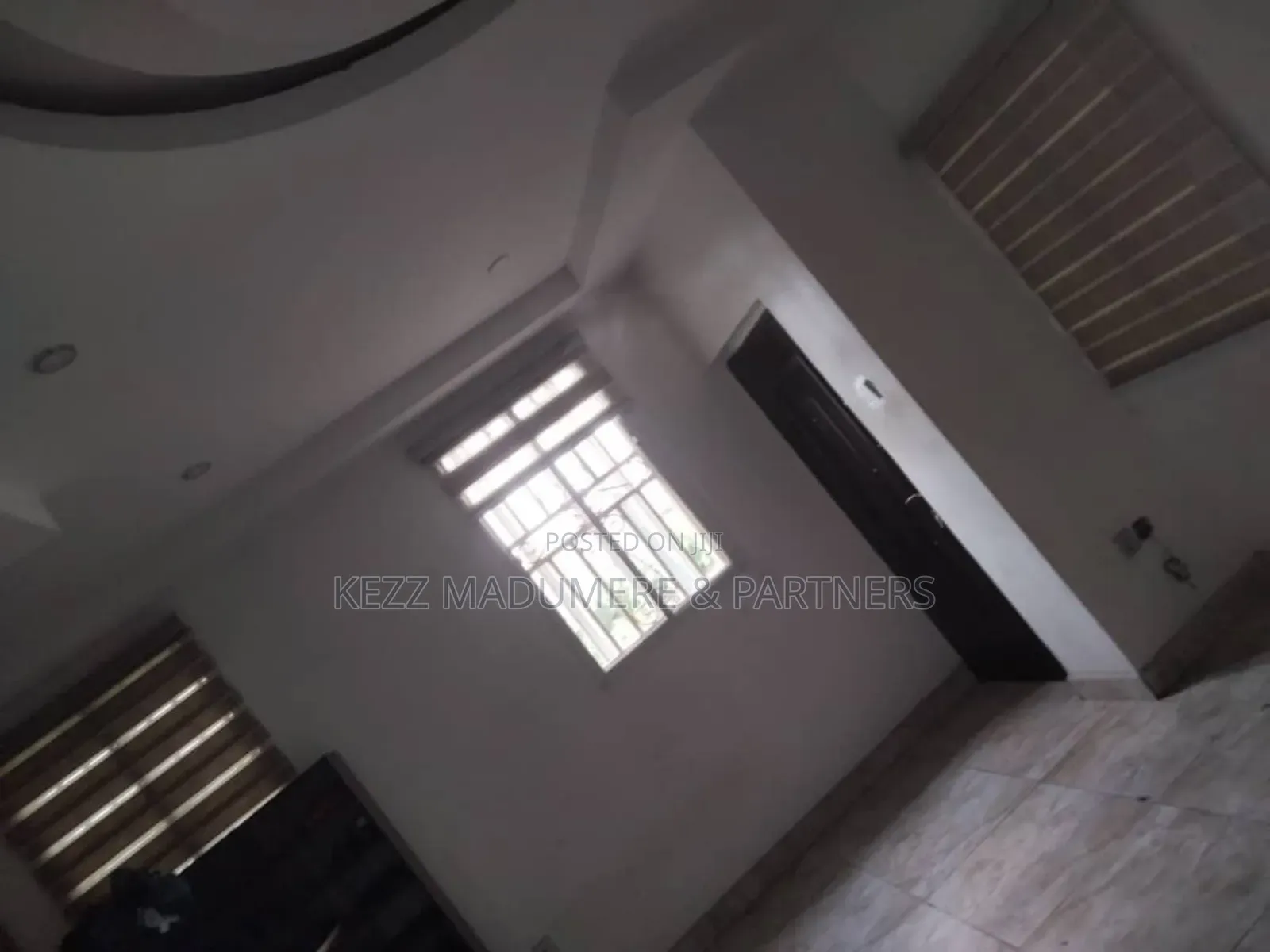2bdrm Duplex in Sars Road , Port for rent in Port-Harcourt