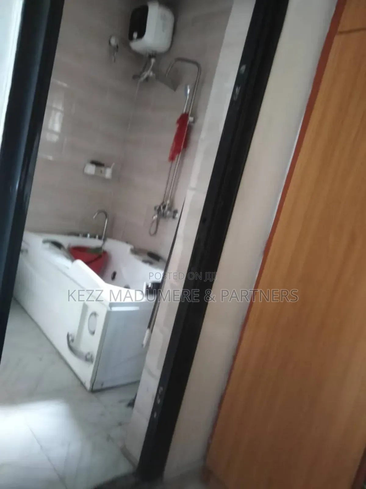 2bdrm Duplex in Sars Road , Port for rent in Port-Harcourt