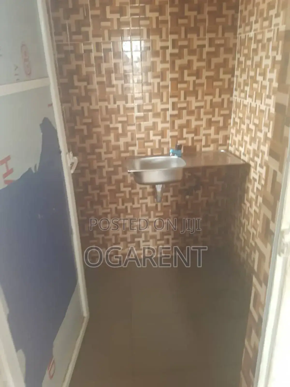 1bdrm Bedsitter in Ewukwu Sapele Road, Benin City for rent in Benin City