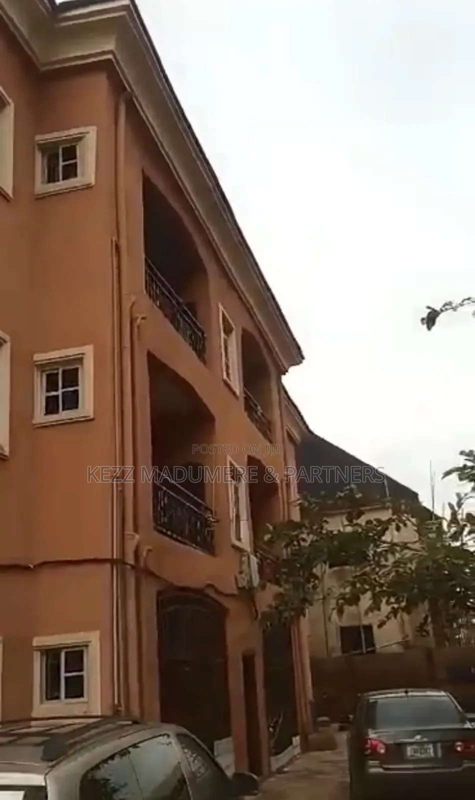 6bdrm Block of Flats in Inside An Est At for sale in Enugu