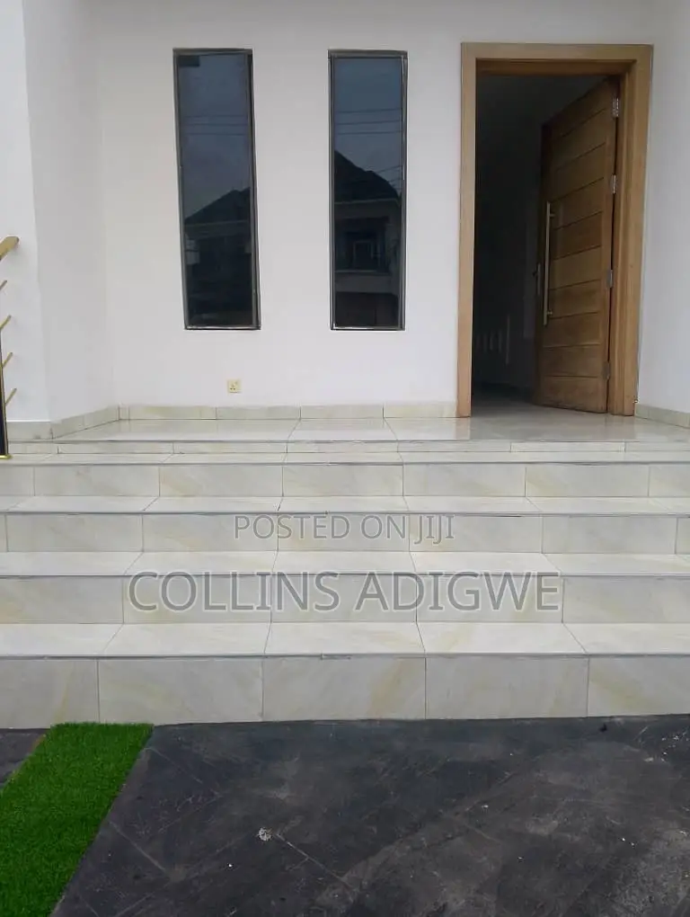 5bdrm Duplex in Thomas Estate Ajah for sale in Thomas Estate