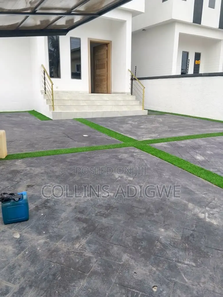 5bdrm Duplex in Thomas Estate Ajah for sale in Thomas Estate