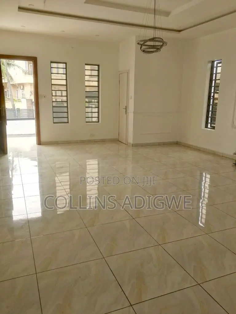 5bdrm Duplex in Thomas Estate Ajah for sale in Thomas Estate