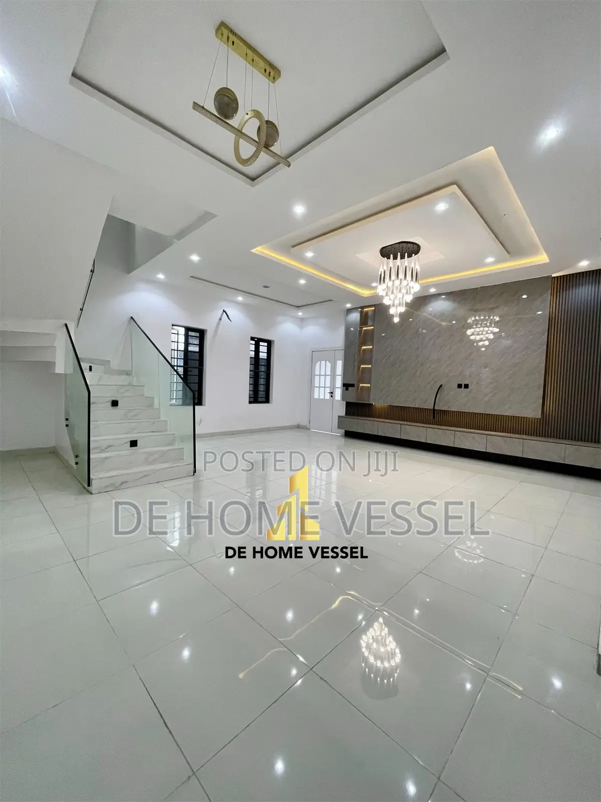 5bdrm Duplex in Chevron for sale in Chevron