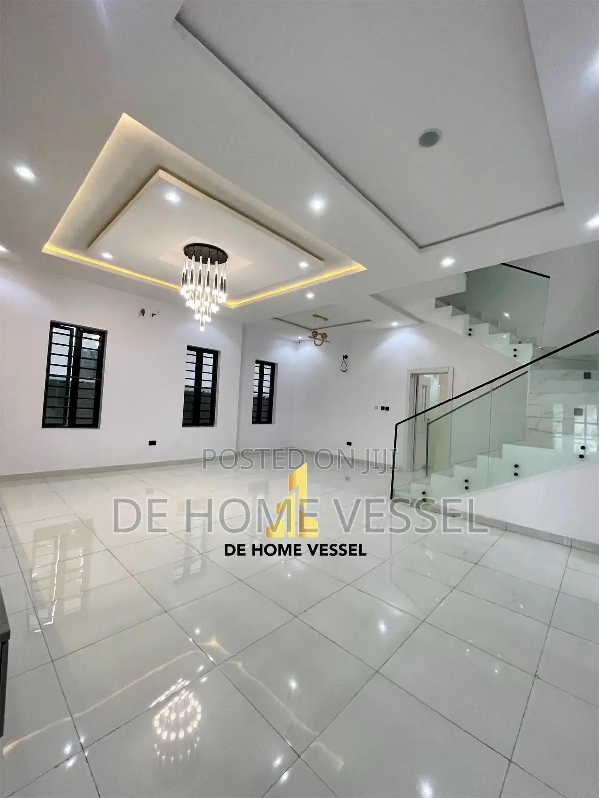 5bdrm Duplex in Chevron for sale in Chevron