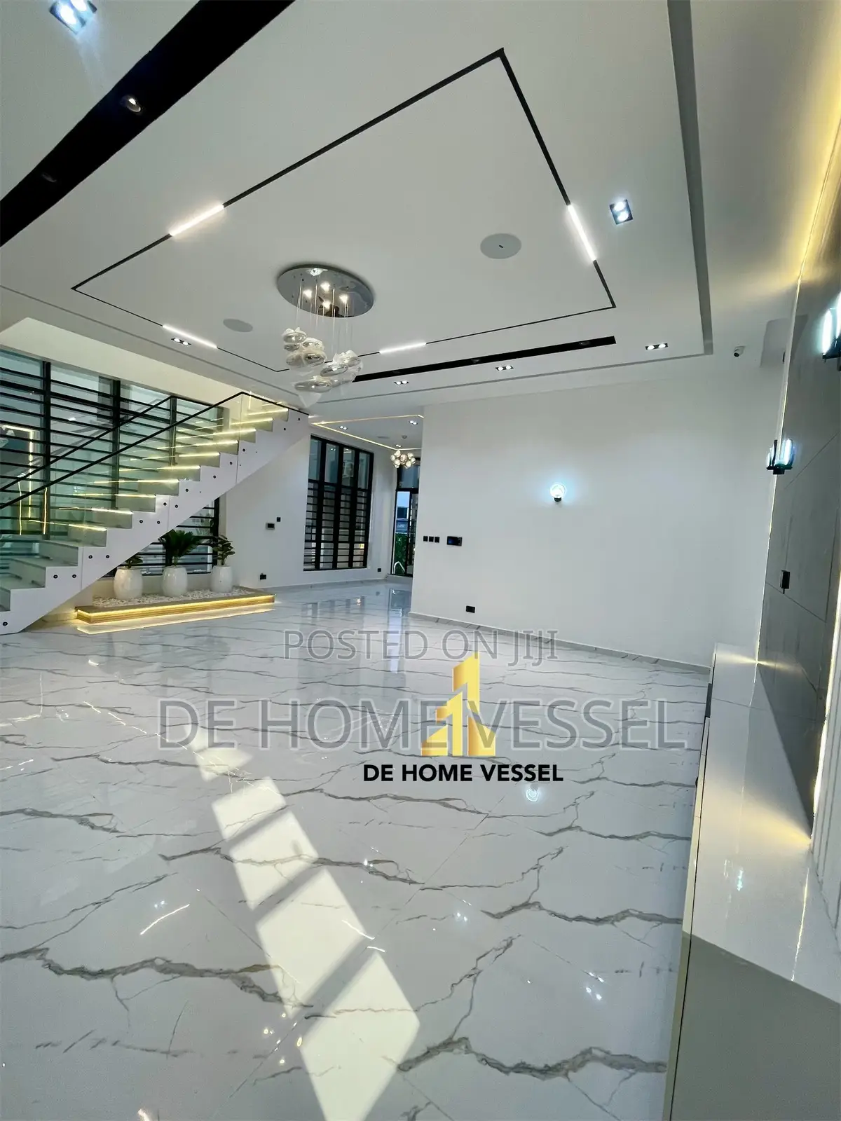 5bdrm Duplex in Chevron for sale in Chevron