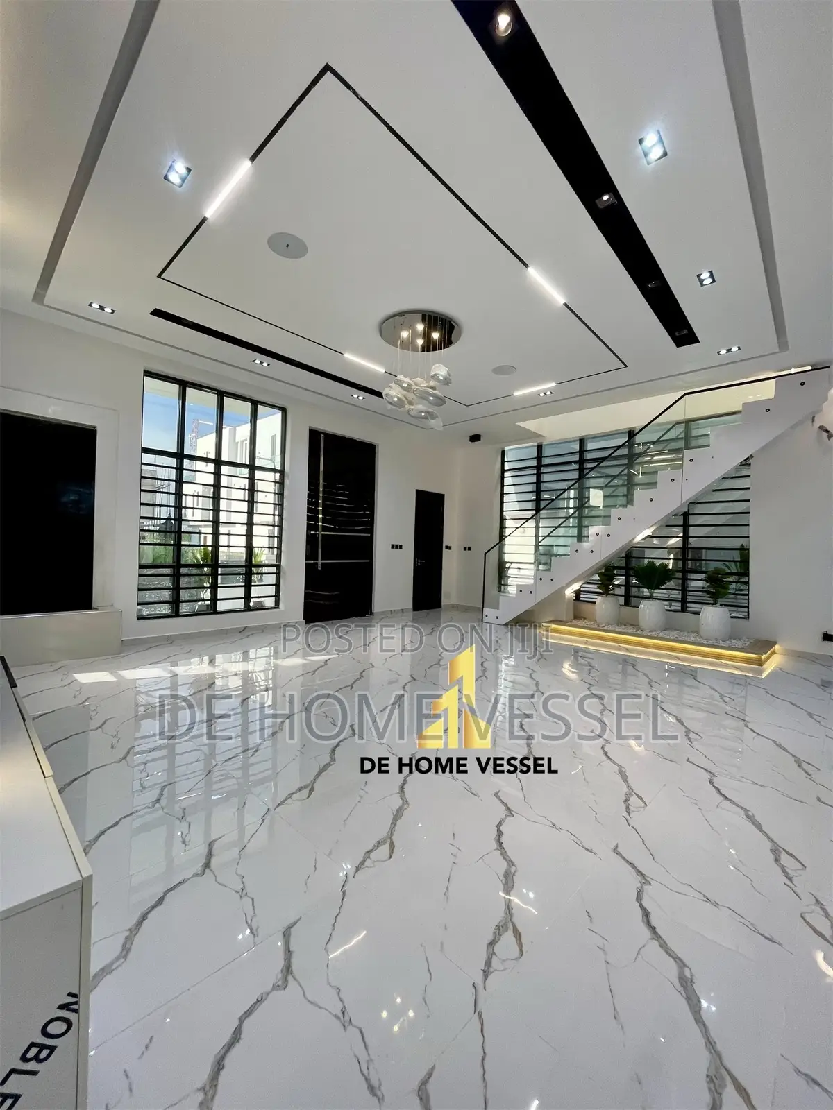 5bdrm Duplex in Chevron for sale in Chevron