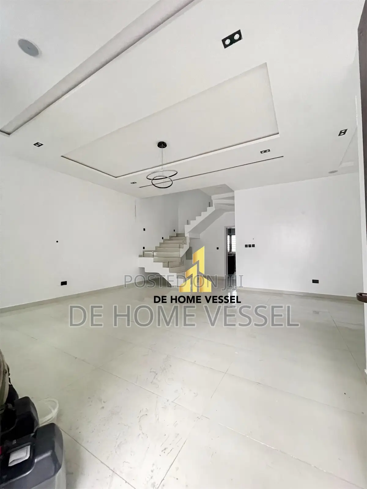4bdrm Duplex in Chevron for sale in Chevron