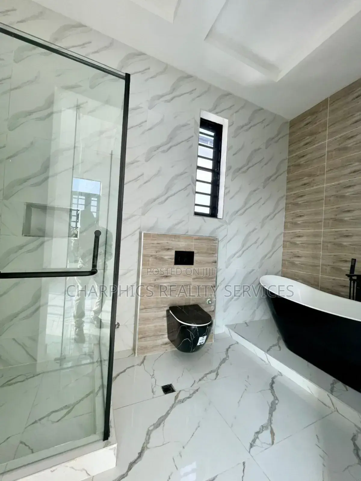 5bdrm Duplex in Lekki for sale in Lekki