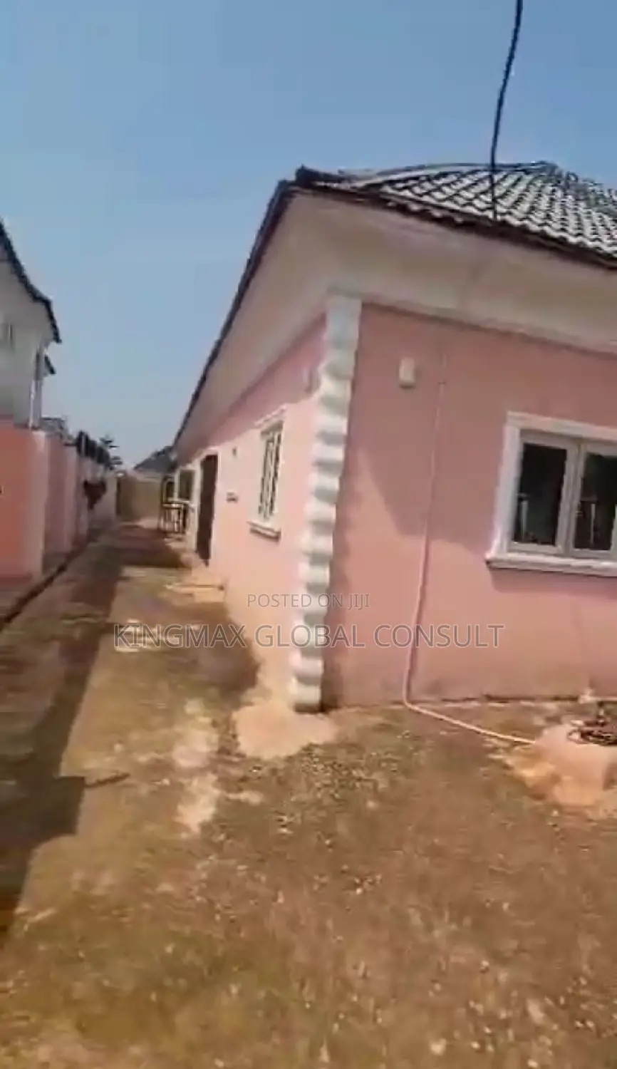 7bdrm Bungalow in Benin City for sale in Benin City