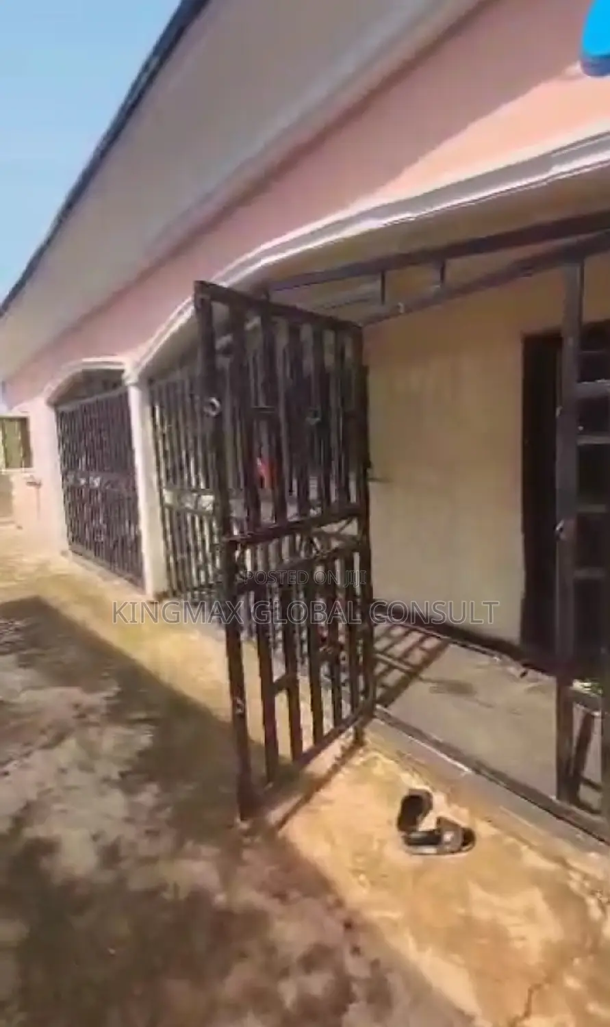 7bdrm Bungalow in Benin City for sale in Benin City