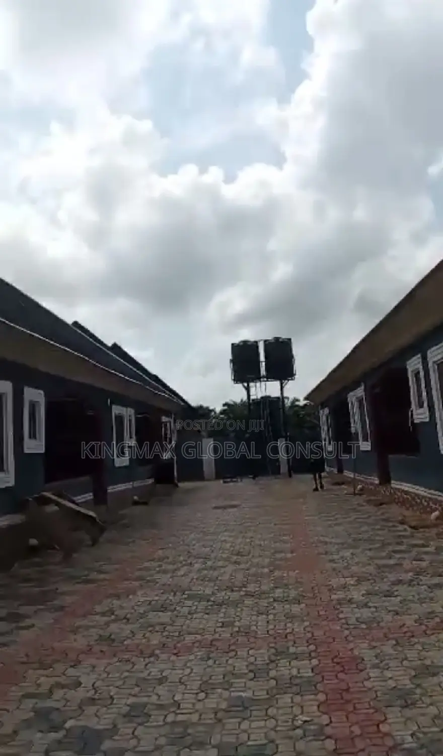 12bdrm Bungalow in Benin City for sale in Benin City
