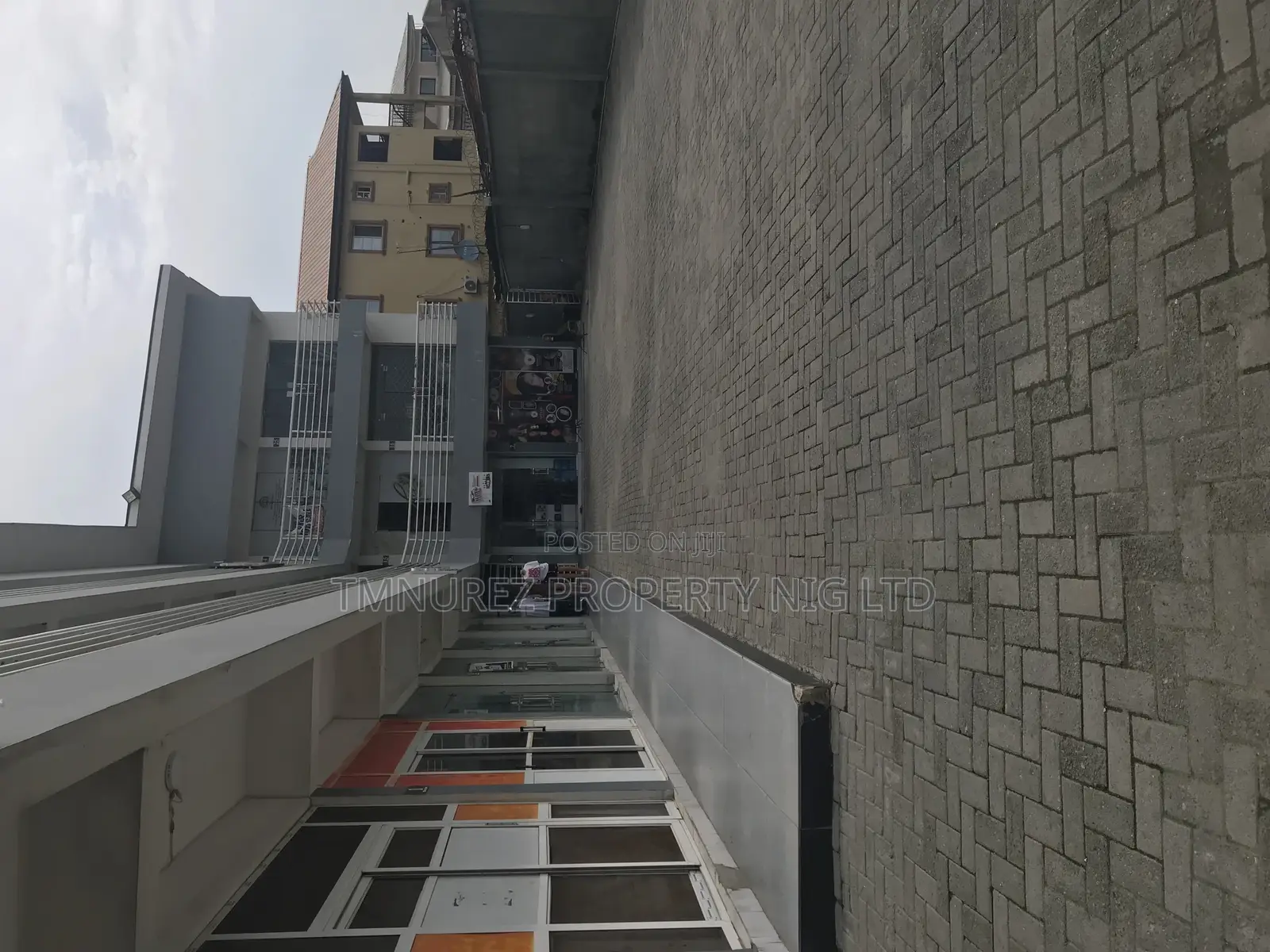 SHOP Very Standard in a Busy Area Igbo Efon Lekki for Sale in Lekki