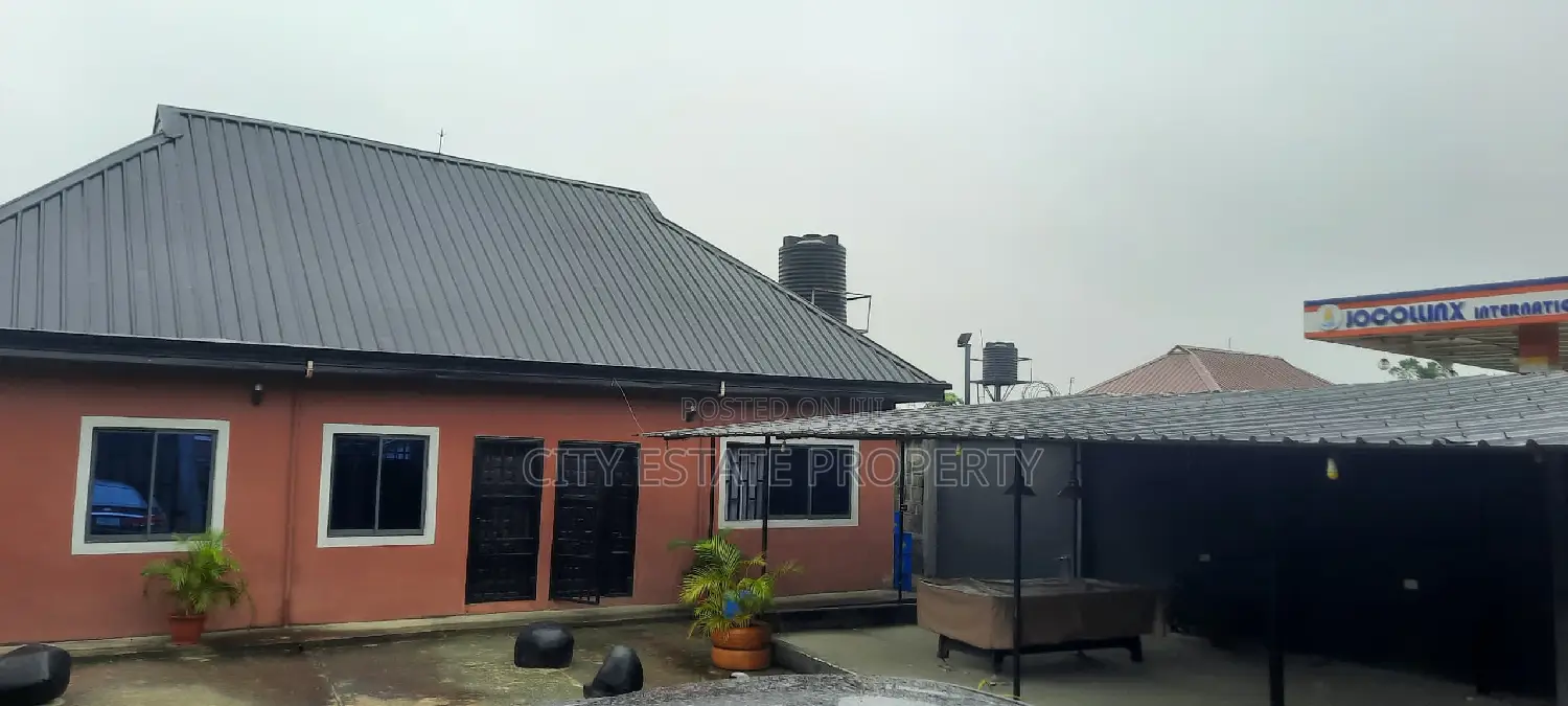 Lounge and Bar for Sale in Portharcourt in Port-Harcourt