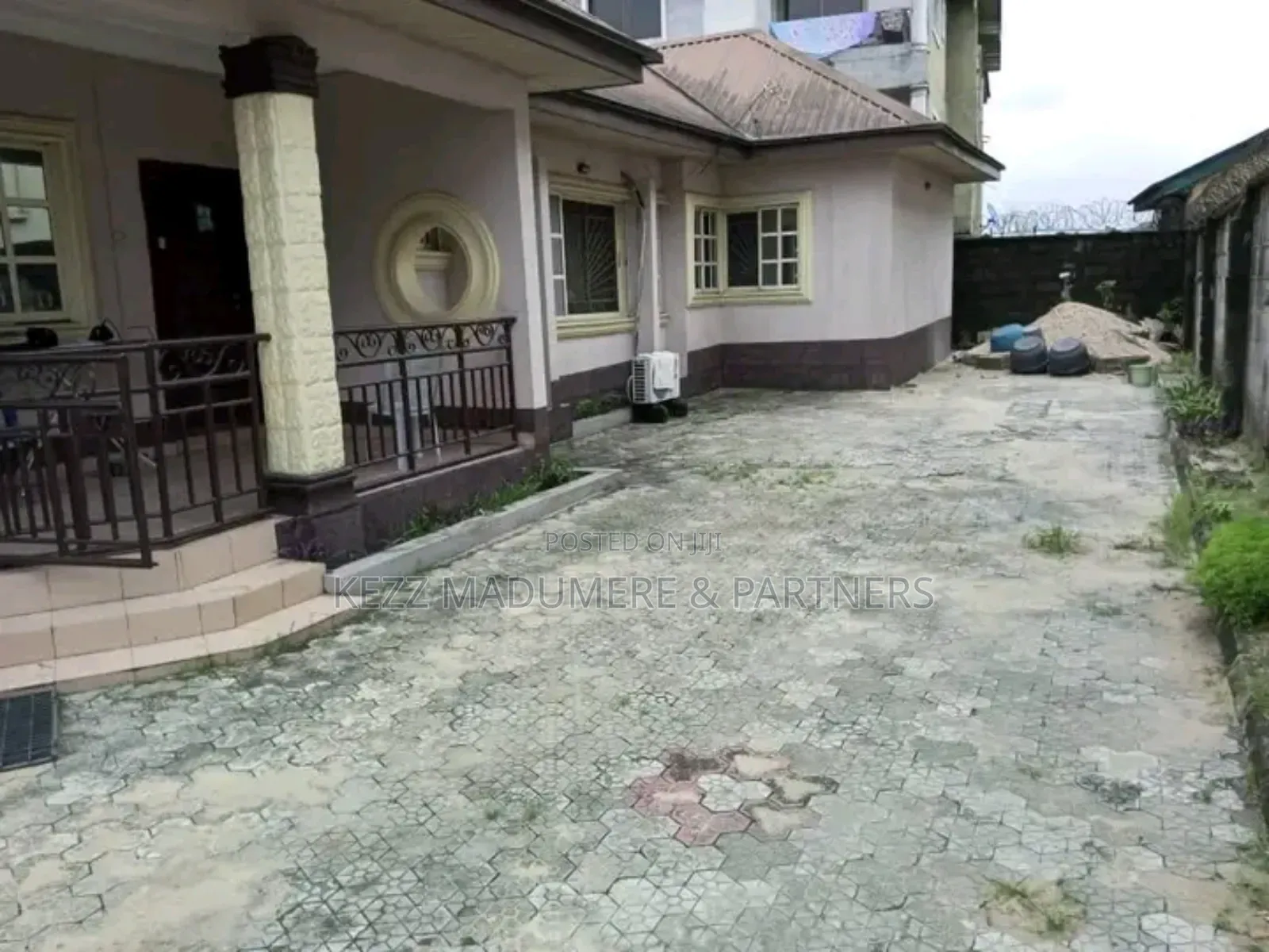 5bdrm Bungalow in Elelenwo , Port for sale in Port-Harcourt