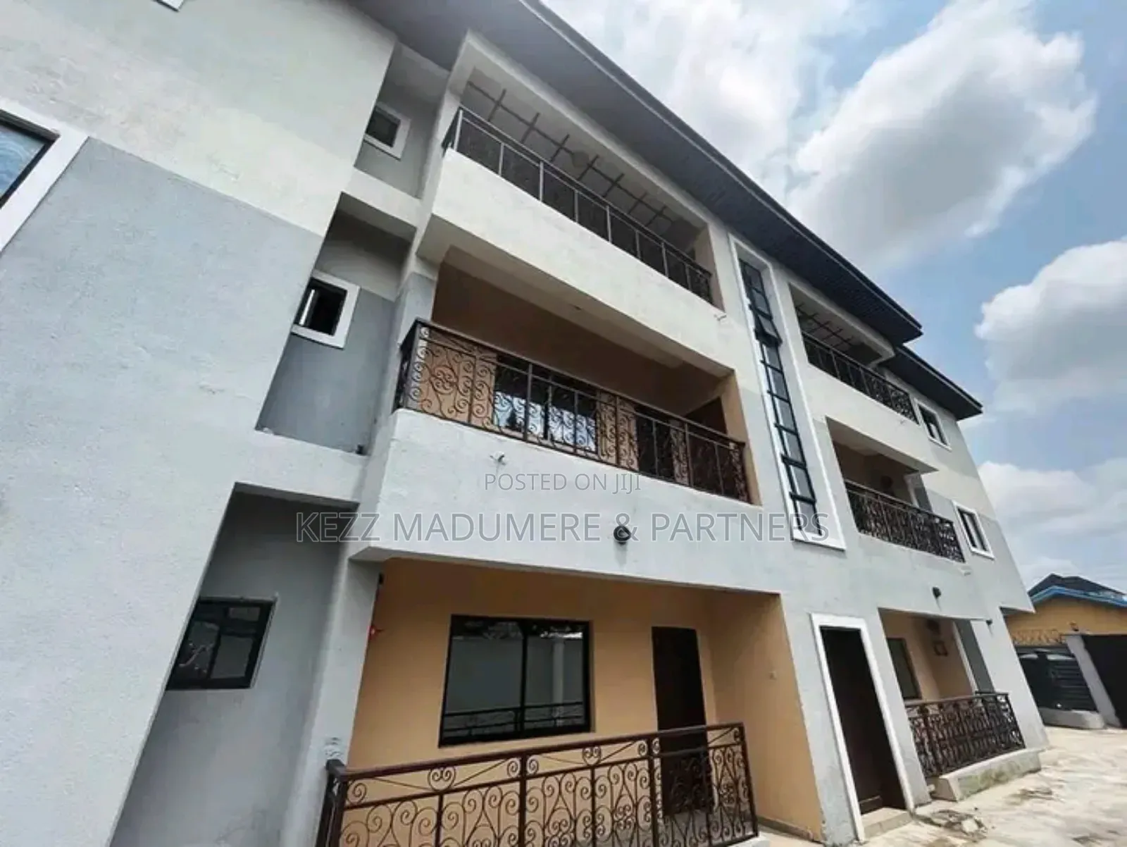 6bdrm Block of Flats in Within Wimpy, Port-Harcourt for sale in Port-Harcourt