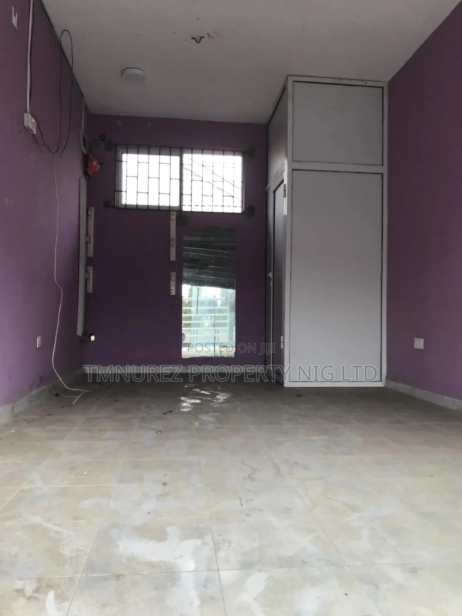 Shop Very Standard at Busy Road for Sale at Igbo Efon in Lekki