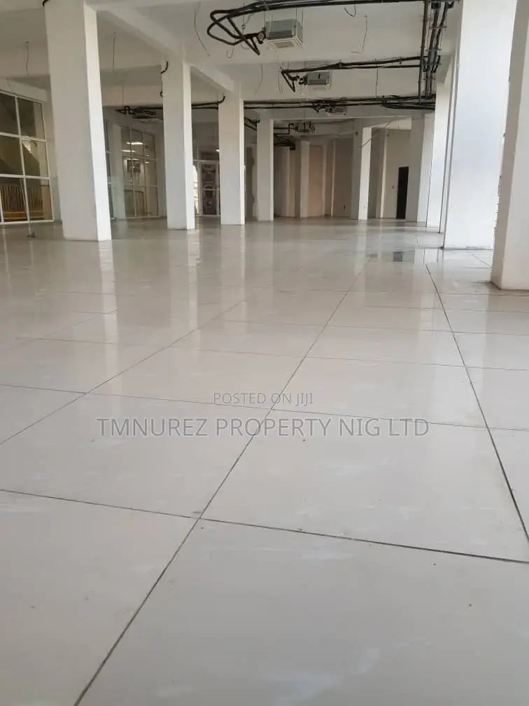 500 SQM Warehouse Open Space,At Vi Oniru Lekki,In a Very Go in Lekki