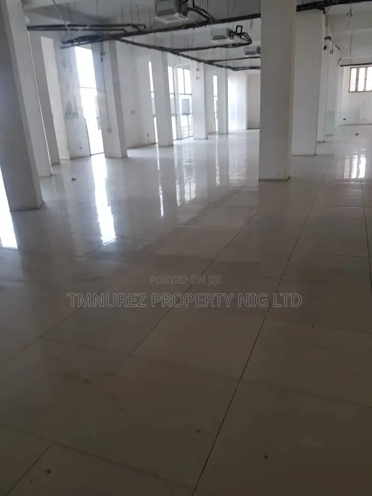 500 SQM Warehouse Open Space,At Vi Oniru Lekki,In a Very Go in Lekki