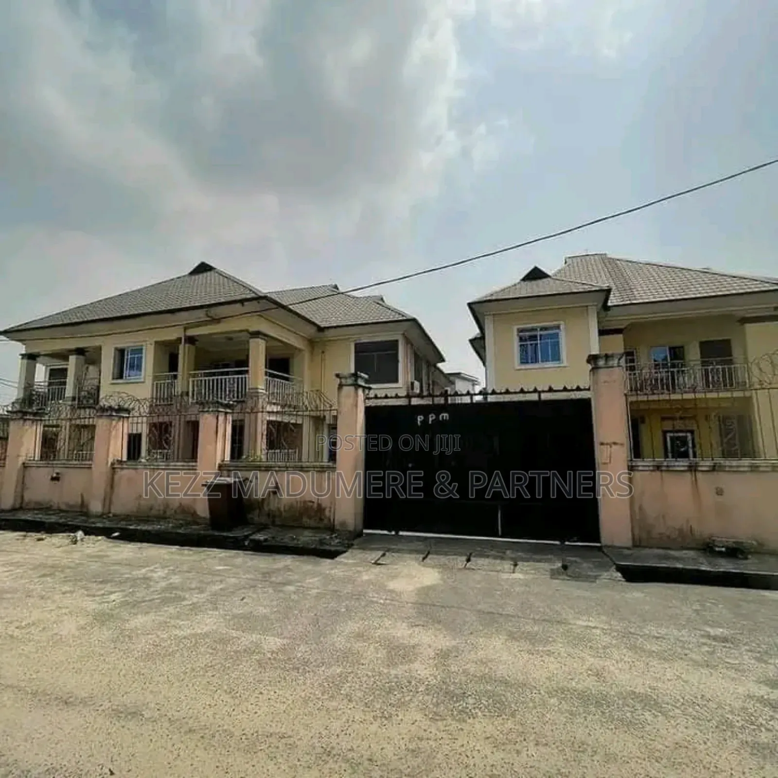 9bdrm Block of Flats in New Gra , Port for sale in Port-Harcourt