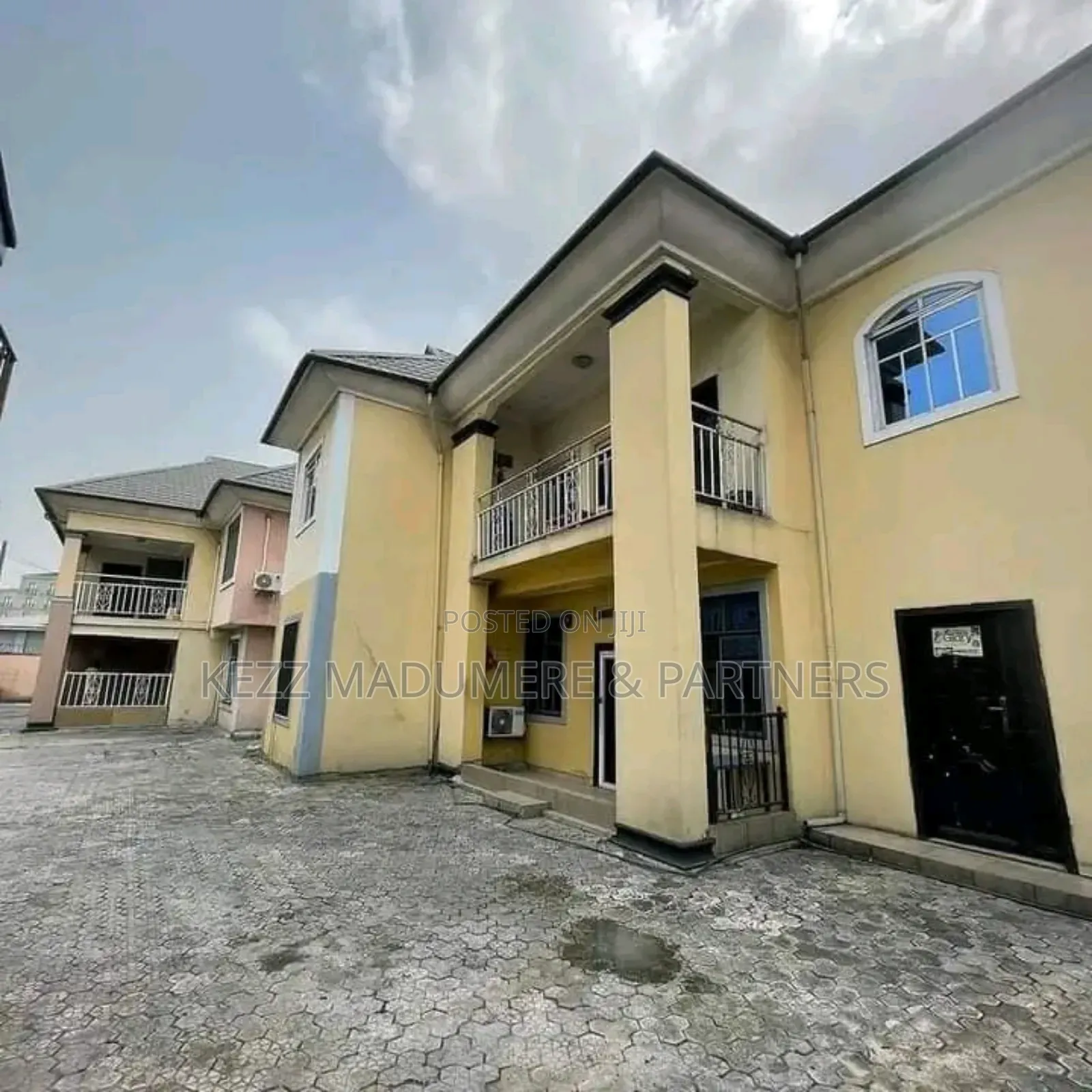 9bdrm Block of Flats in New Gra , Port for sale in Port-Harcourt