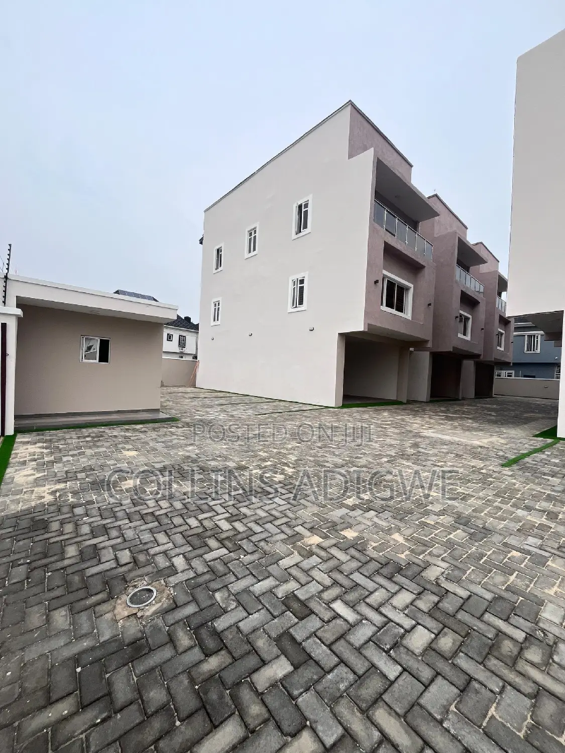 4bdrm Duplex in Oral Estate, Chevron for sale in Chevron