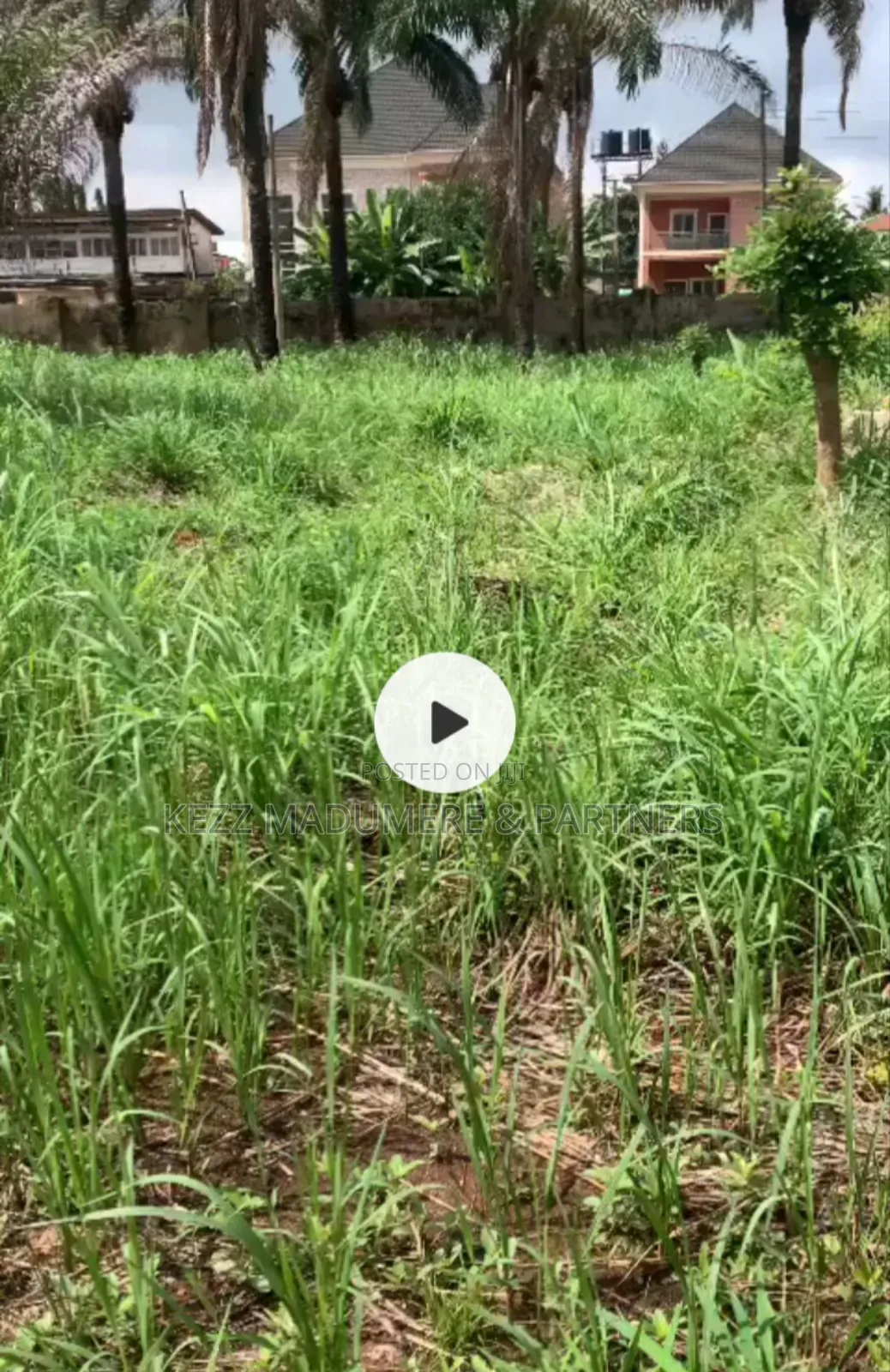 For Sale : 1000 SQMTRS Land at Old Gra by Graceland College in Enugu