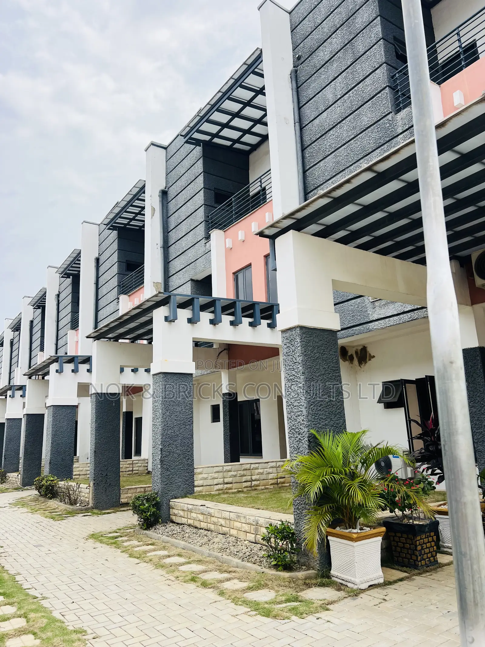 4bdrm Duplex in Comfort Homes, Jahi for sale in Jahi