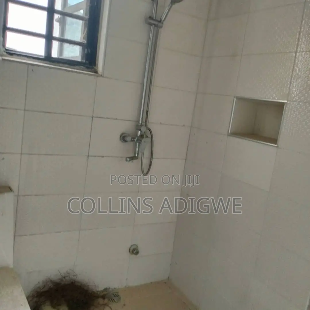 4bdrm Duplex in Monastery Road for sale in Sangotedo