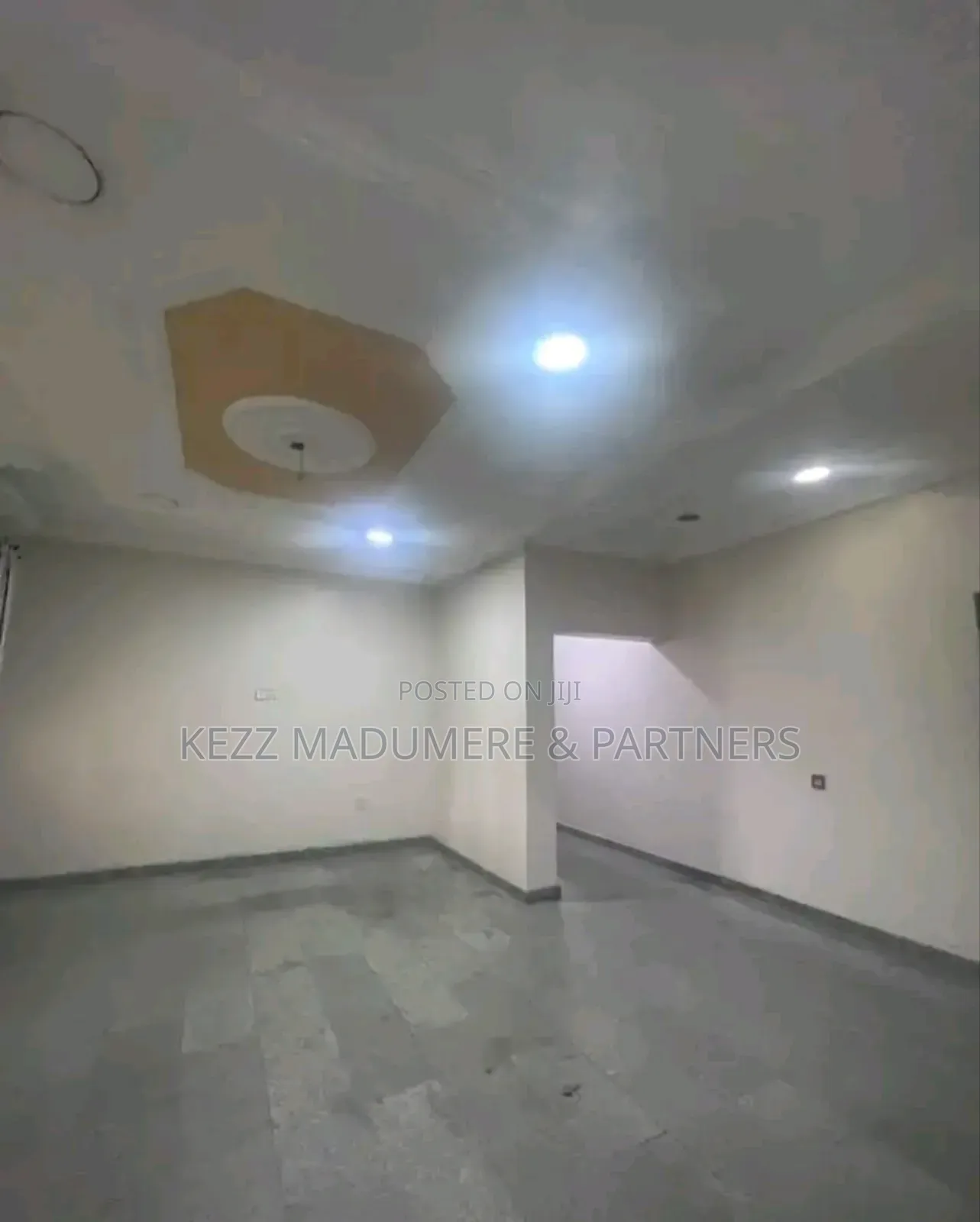 For Sale: Functional 35 Rooms Hotel in Port Harcourt in Port-Harcourt