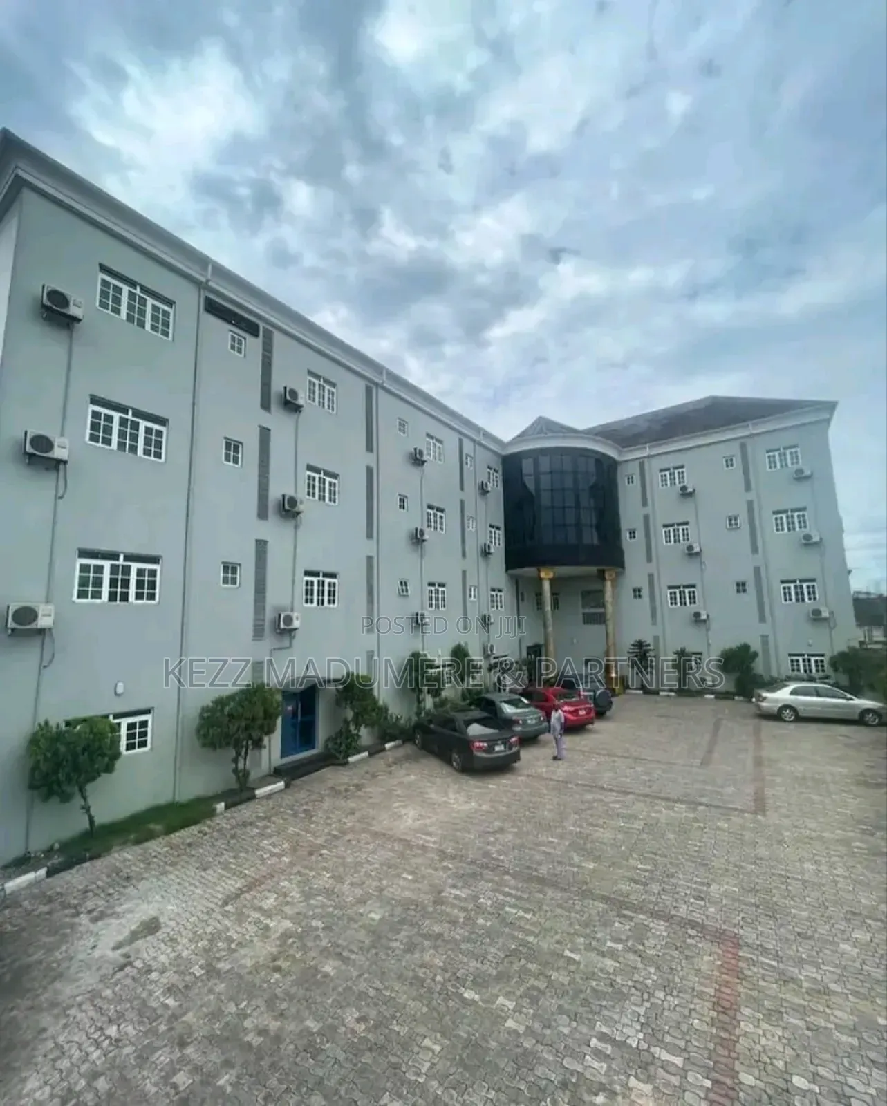 For Sale: Functional 35 Rooms Hotel in Port Harcourt in Port-Harcourt