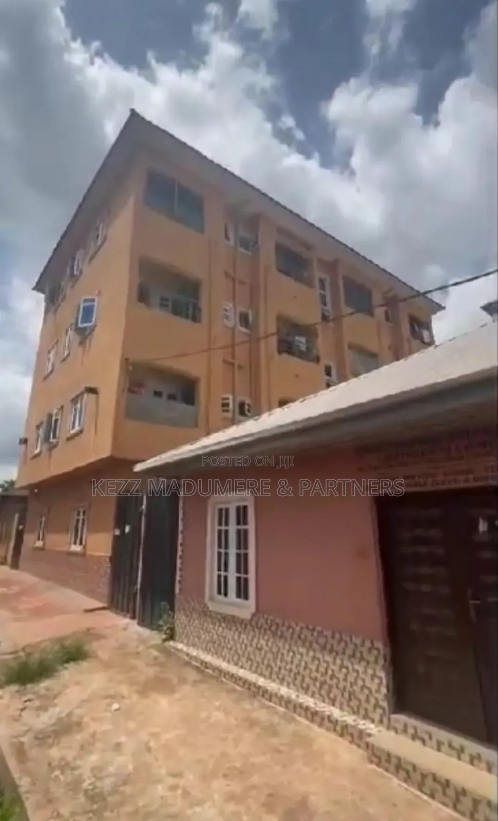 For Sale: 32 Rooms Students' Hostel in Enugu