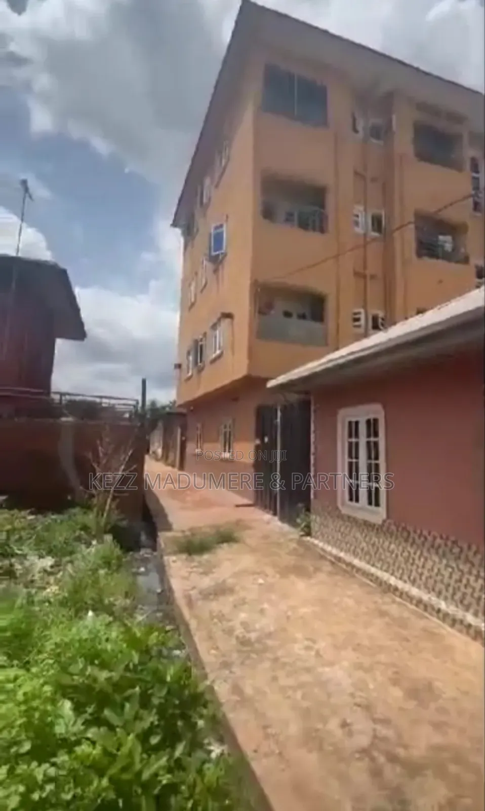 For Sale: 32 Rooms Students' Hostel in Enugu