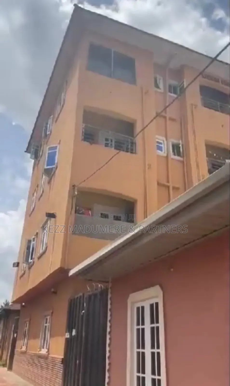 For Sale: 32 Rooms Students' Hostel in Enugu