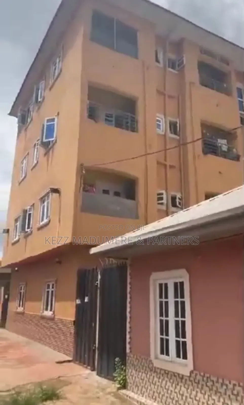 For Sale: 32 Rooms Students' Hostel in Enugu