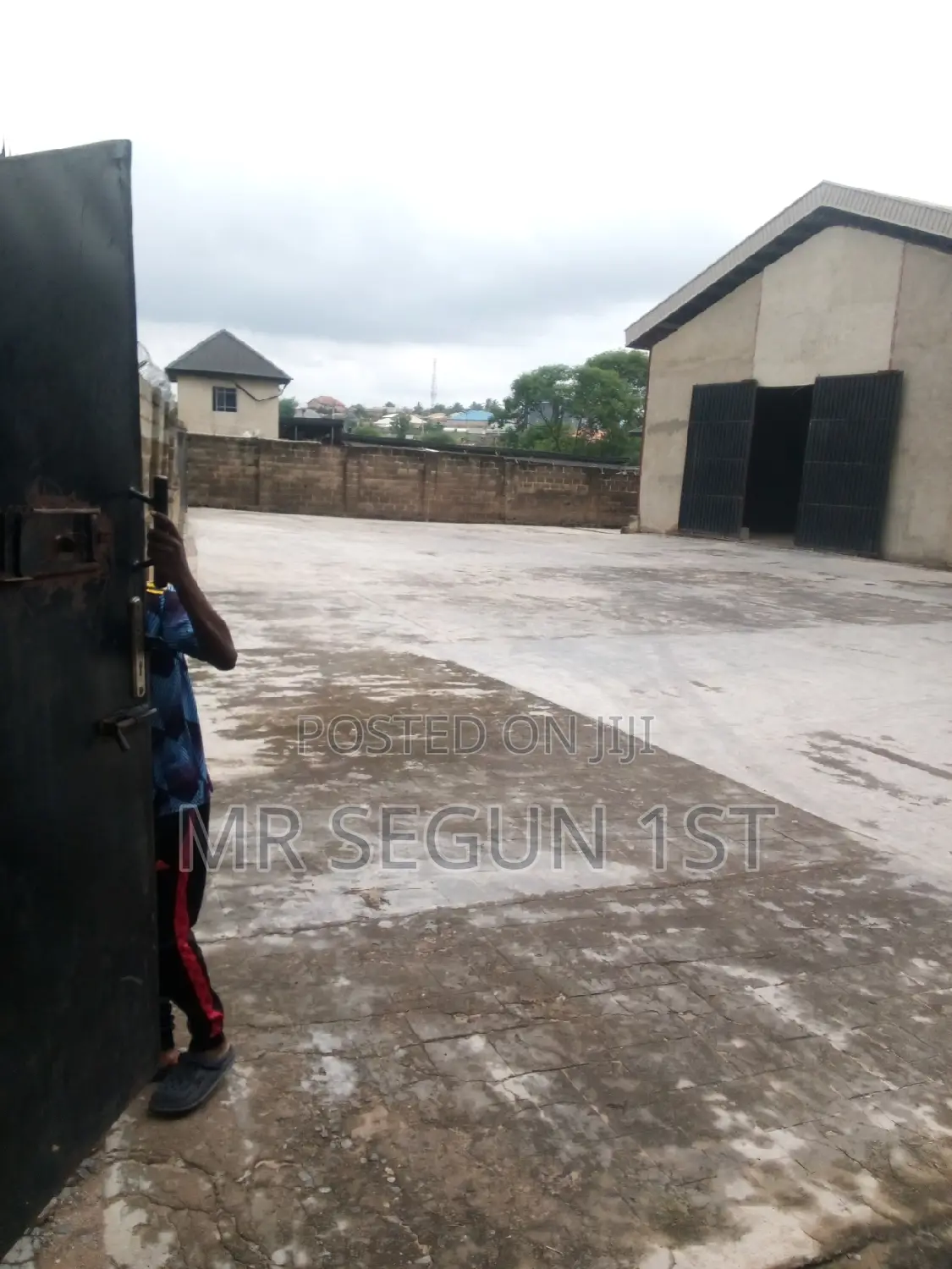 Ware House to Let in Akala Express