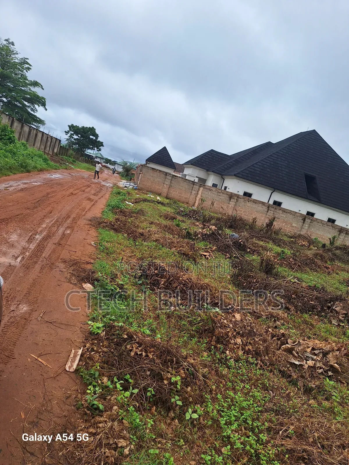 Distress 100x100. 200ft Off Ohen, Okhuoromi, Airport Road in Benin City