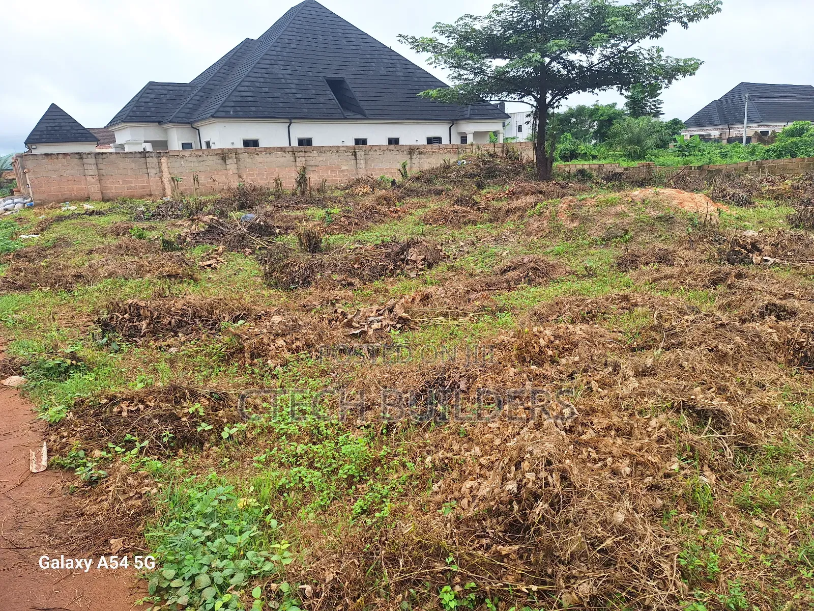 Distress 100x100. 200ft Off Ohen, Okhuoromi, Airport Road in Benin City