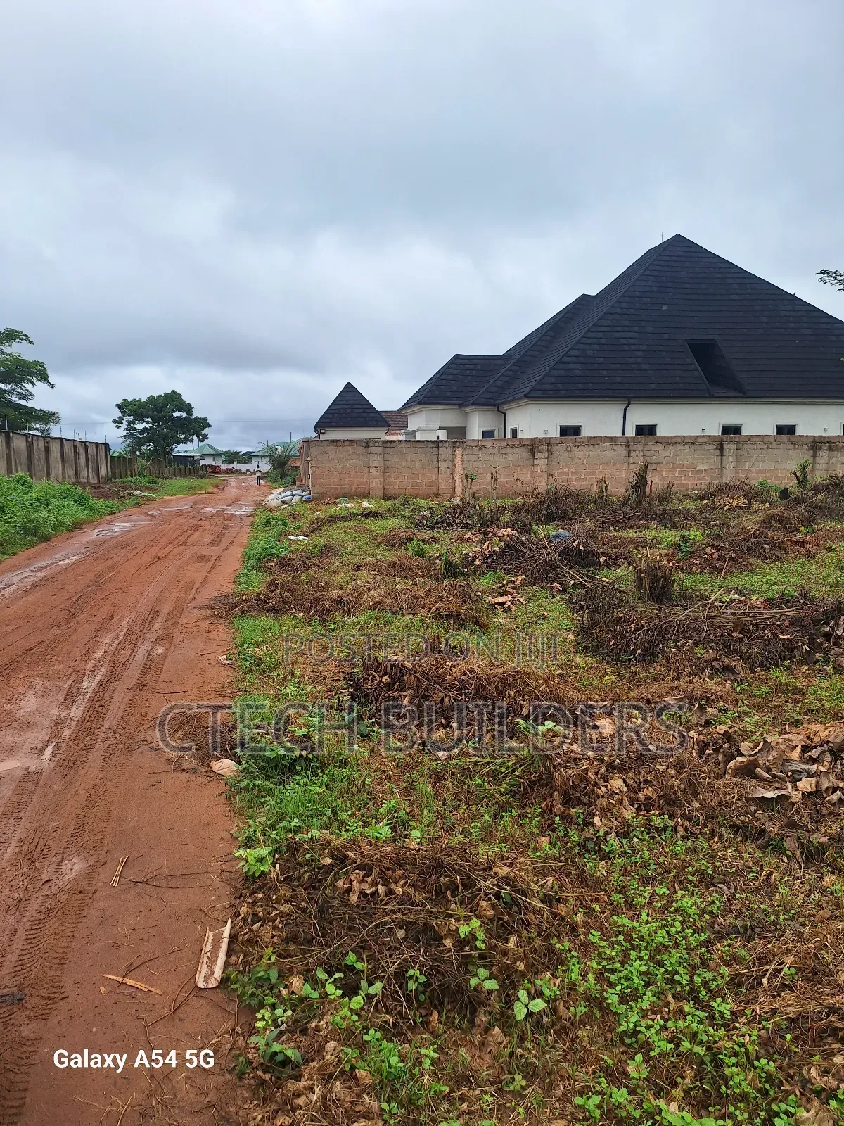 Distress 100x100. 200ft Off Ohen, Okhuoromi, Airport Road in Benin City