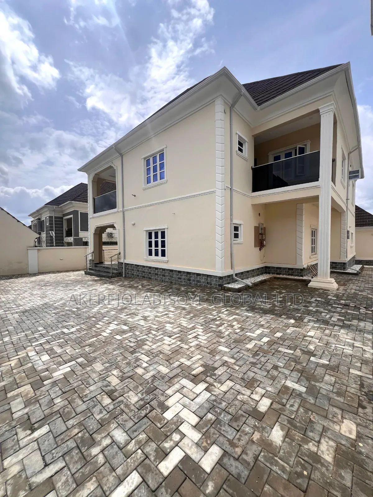 5bdrm Duplex in In An Estate Idu for sale in Idu