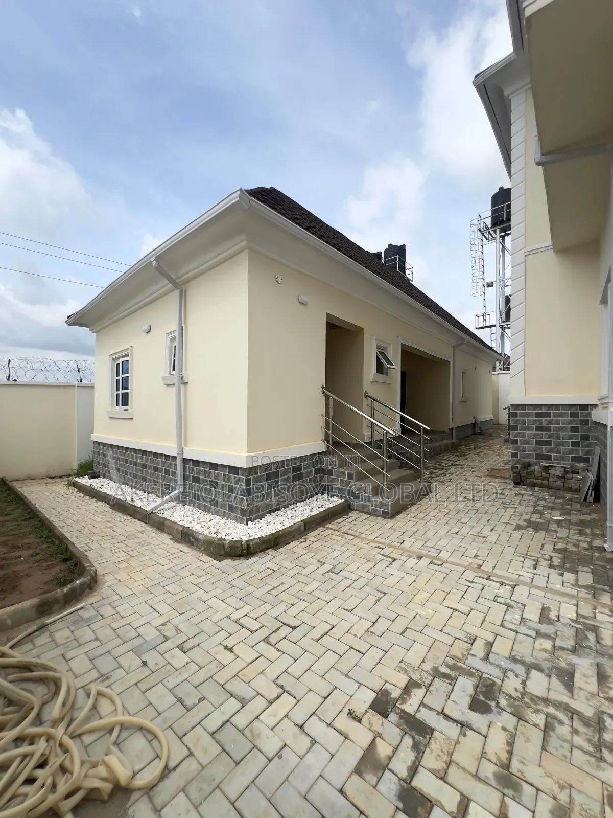 5bdrm Duplex in In An Estate Idu for sale in Idu