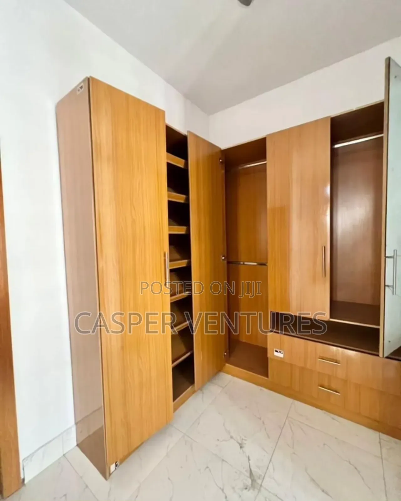 1bdrm Shared Apartment in Gra, Ikota for rent in Ikota