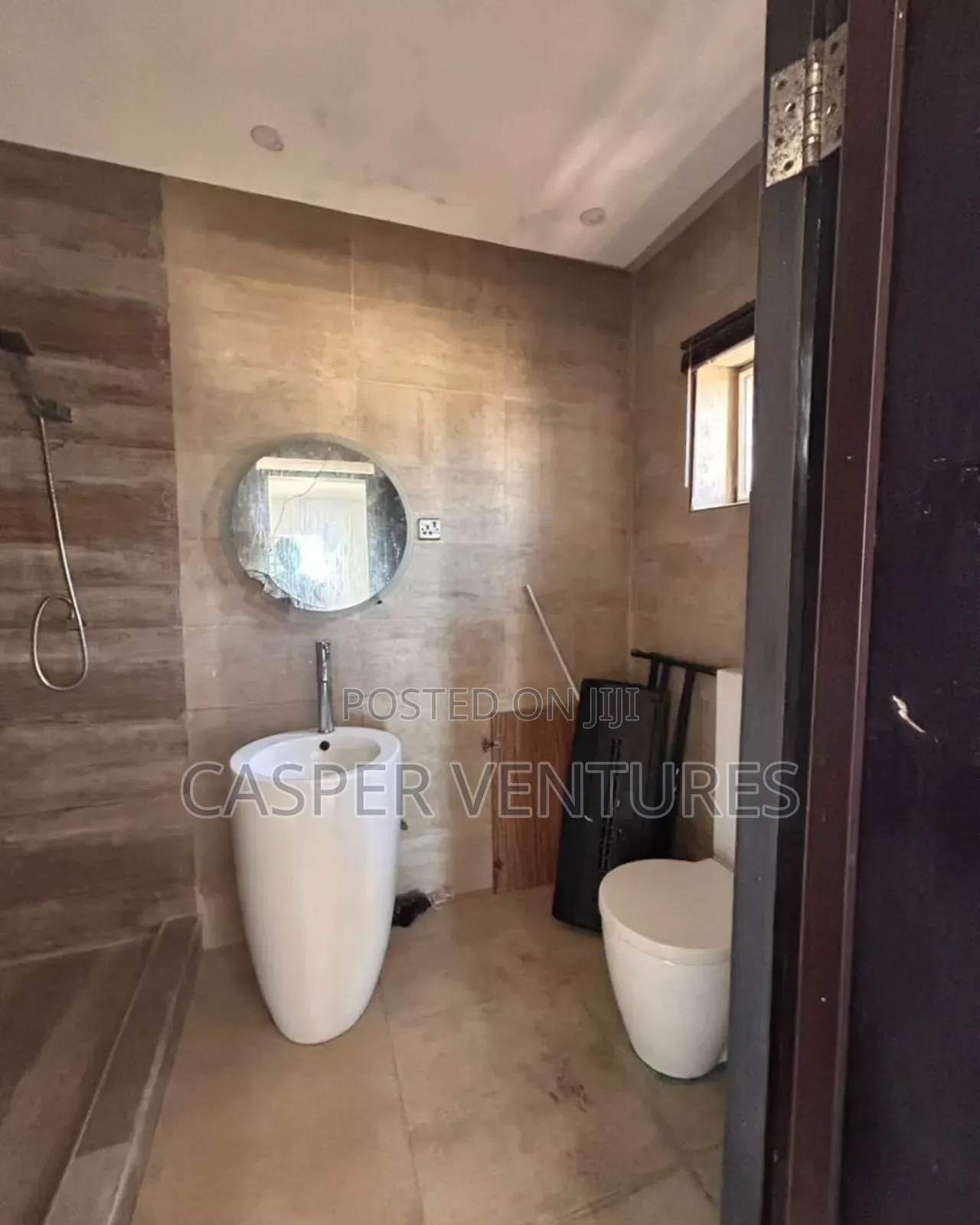 1bdrm Room & Parlour in Ocean Bay, Lekki for rent in Lekki