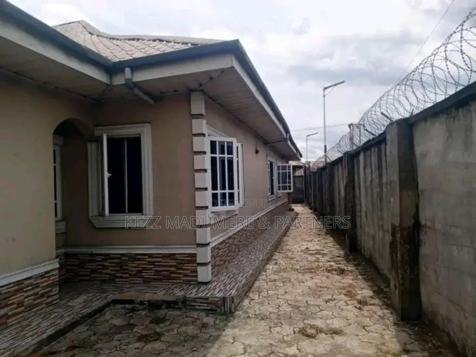 5bdrm Bungalow in Rukpokwu, Port for sale in Port-Harcourt